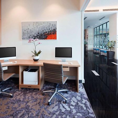 Hilton Garden Inn Puchong Exteriör bild