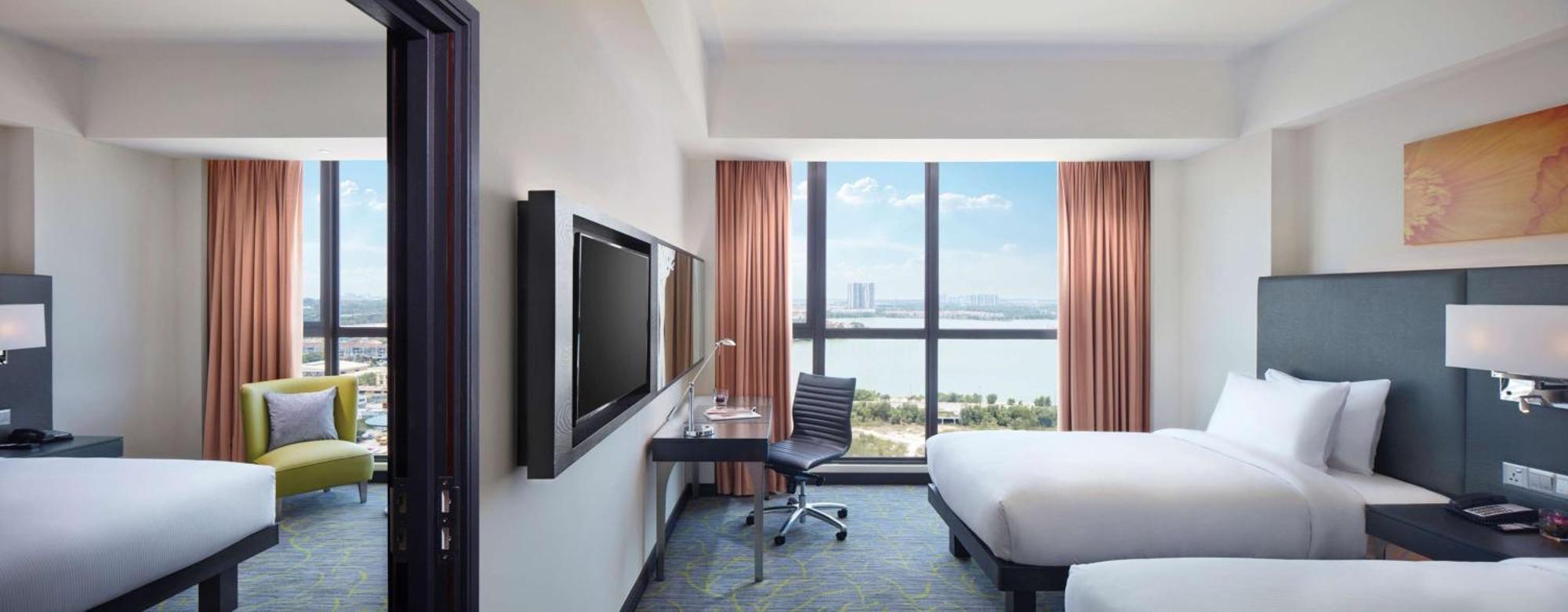 Hilton Garden Inn Puchong Exteriör bild